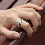 Textured Spinner Ring – Anti-Stress Ring with Ridged Edges