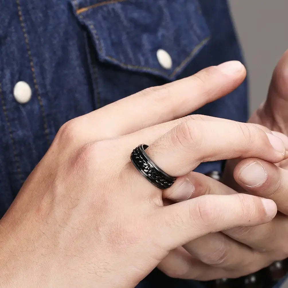 Textured Spinner Ring – Anti-Stress Ring with Ridged Edges